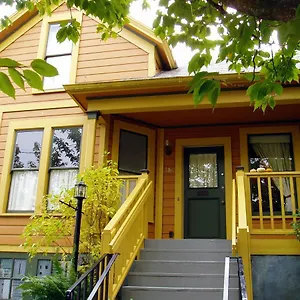 Apartment Ne Oregon Modern Victorian Duplex, Portland