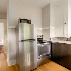 Apartment - Classic - Parks, Eateries & Local Shops, Portland